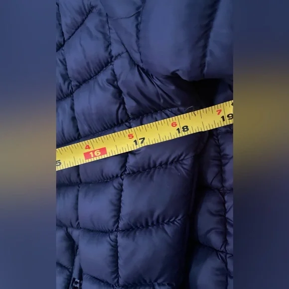 Reebok Navy Quilted Jacket L/G ( 14-16) - Picture 13 of 16